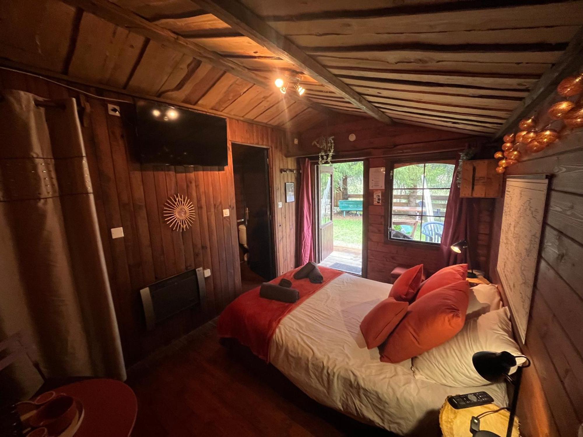 "Le Maloya" Chalets Independants -Chambre Balneo - Relais Motards Lacaune Luaran gambar