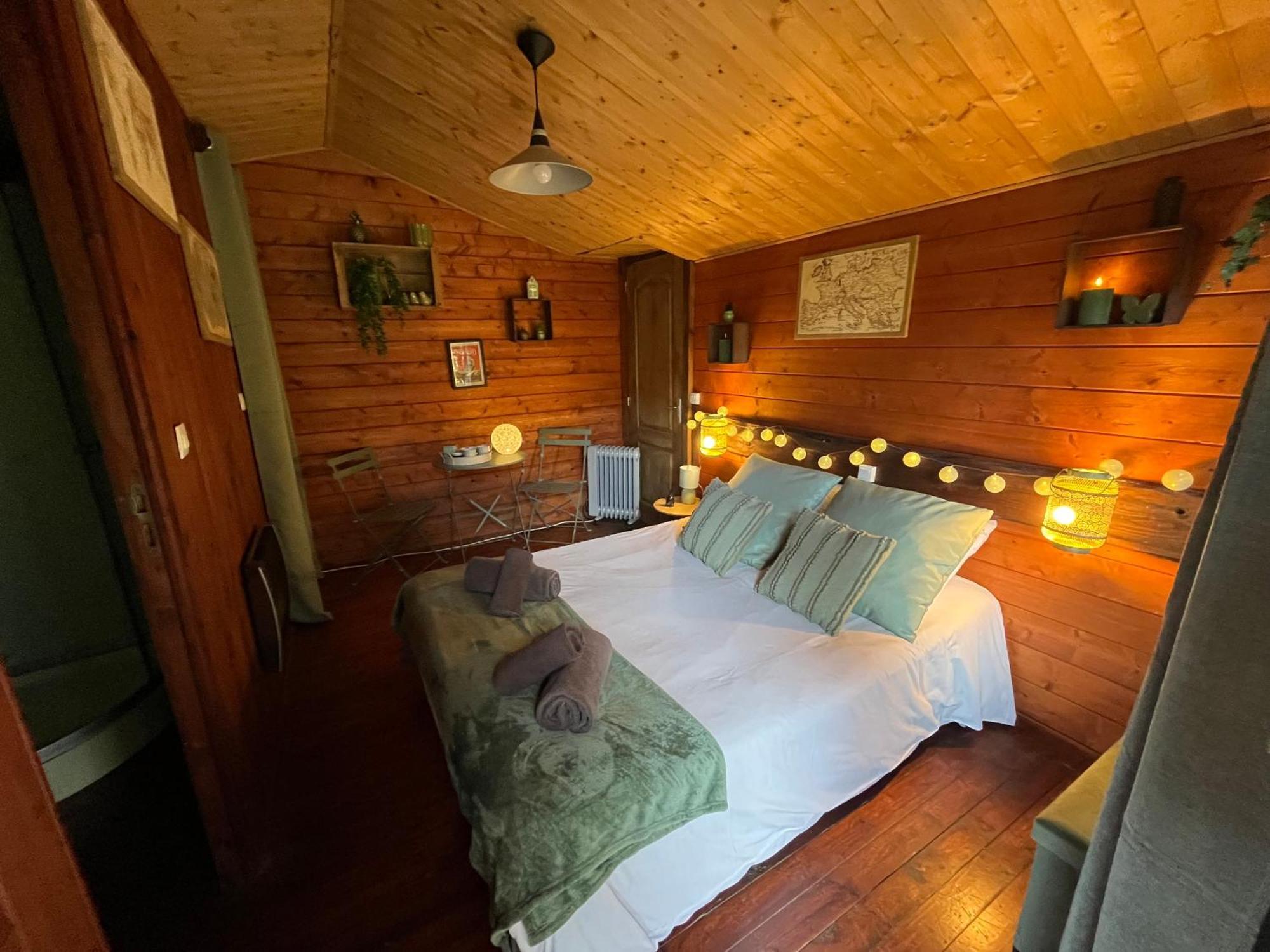 "Le Maloya" Chalets Independants -Chambre Balneo - Relais Motards Lacaune Luaran gambar
