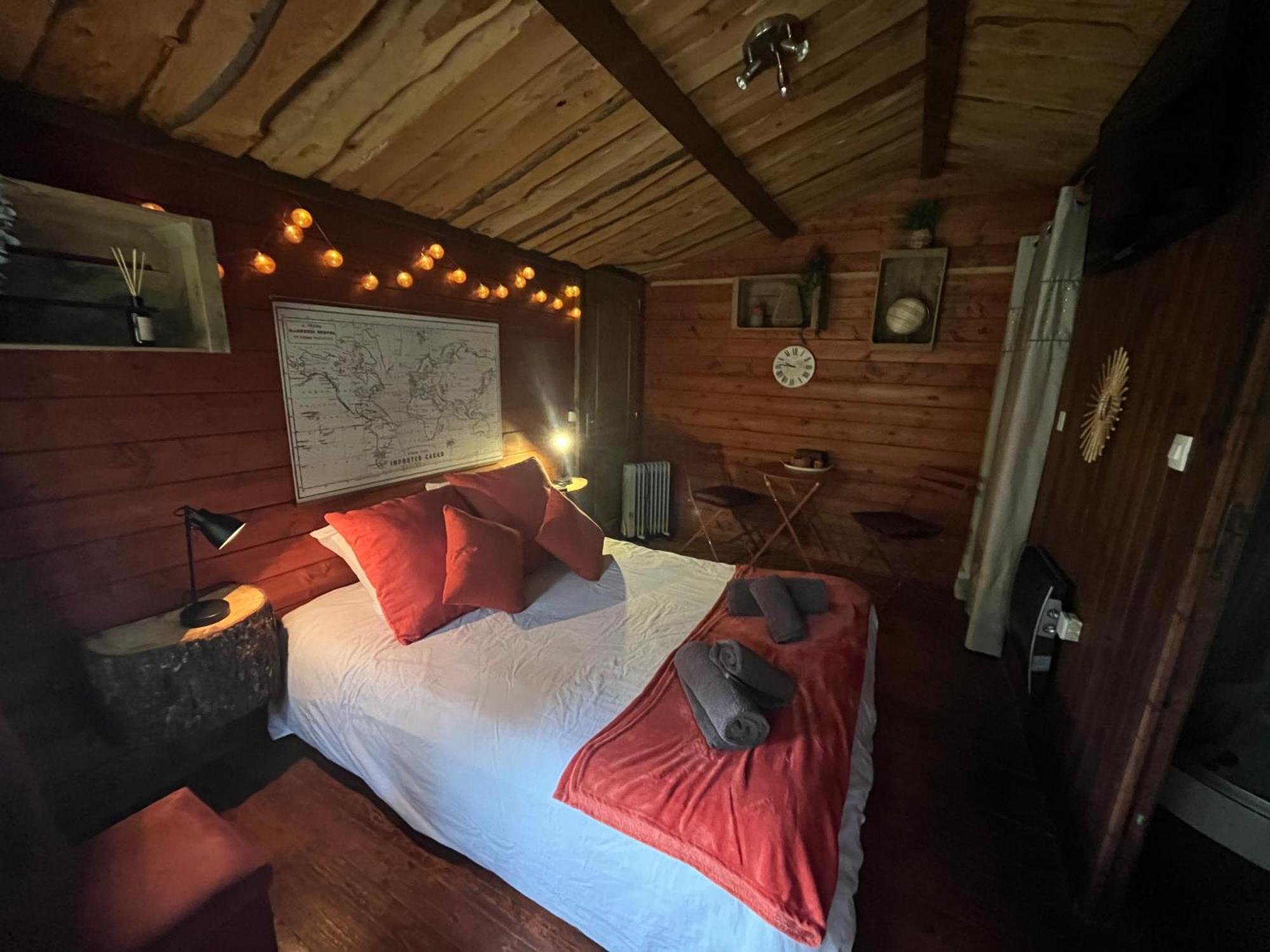 "Le Maloya" Chalets Independants -Chambre Balneo - Relais Motards Lacaune Luaran gambar