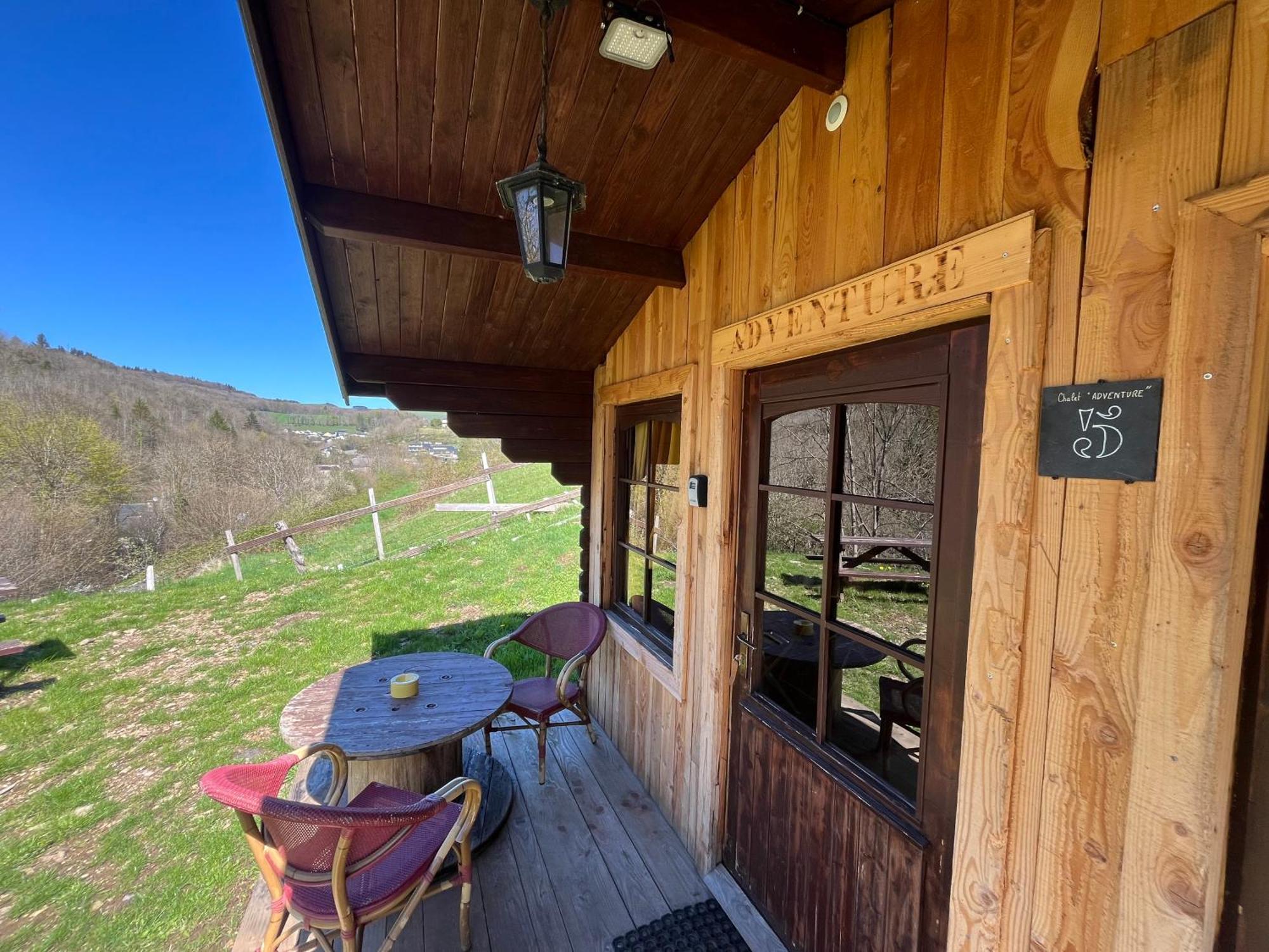 "Le Maloya" Chalets Independants -Chambre Balneo - Relais Motards Lacaune Luaran gambar