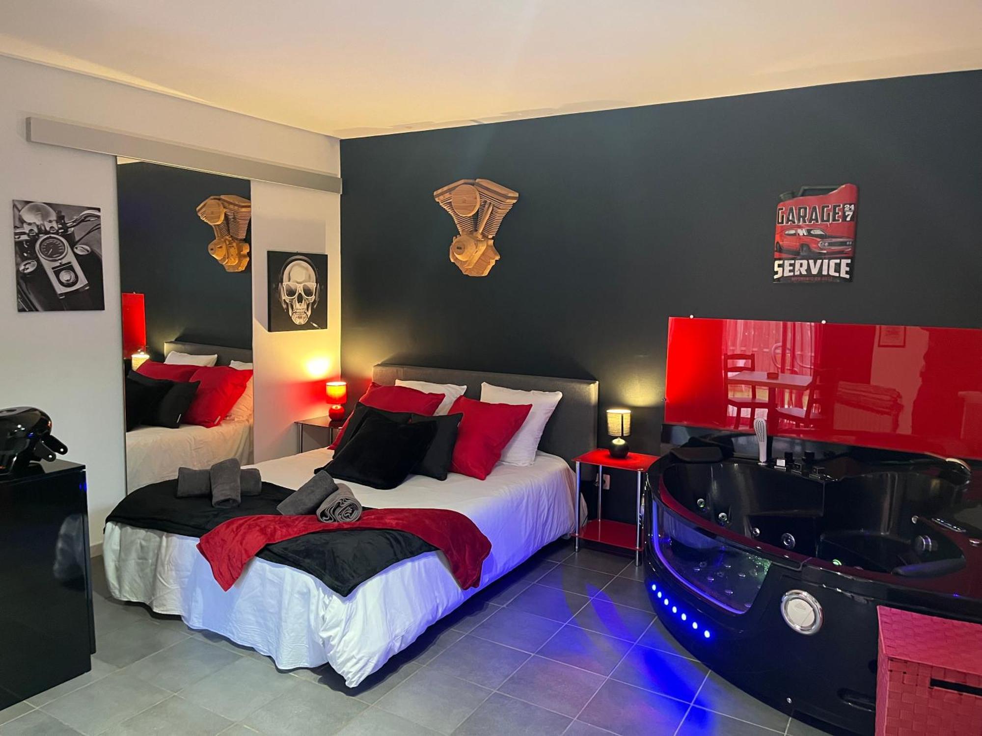 "Le Maloya" Chalets Independants -Chambre Balneo - Relais Motards Lacaune Luaran gambar
