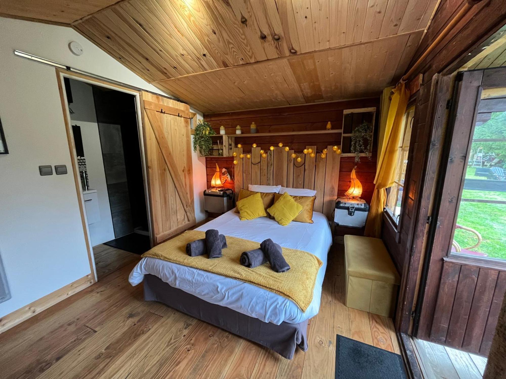 "Le Maloya" Chalets Independants -Chambre Balneo - Relais Motards Lacaune Luaran gambar
