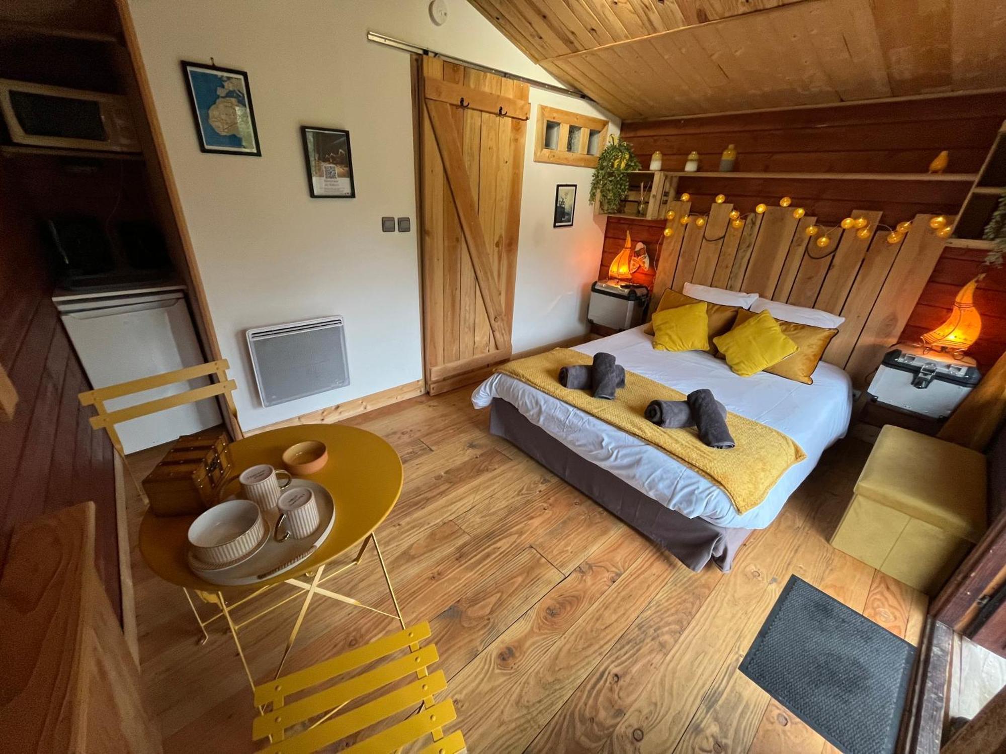 "Le Maloya" Chalets Independants -Chambre Balneo - Relais Motards Lacaune Luaran gambar